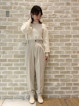 「earth music&ecology（アースミュージックアンドエコロジー）のハイウエストテーパードパンツ ＊（その他パンツ）」を使った、かわの くみこさん（レディース・154cm）の冬コーディネート