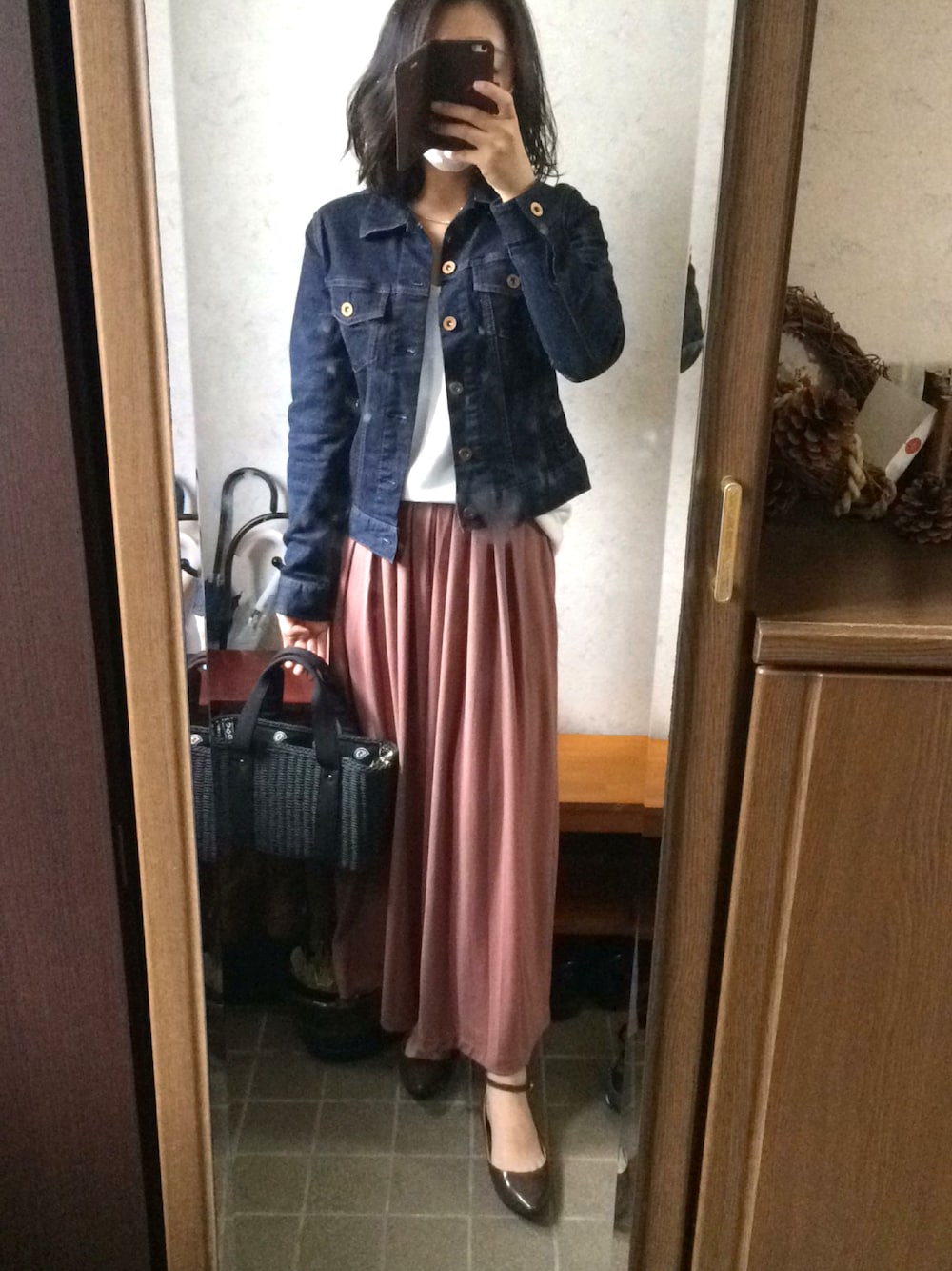 「はるコーデ、大人カジュアル、Gジャン、パンプス、かごバッグ」｜「UNIQLOのアイテム（パンツ、ピンク系）」を使った、natsukiさん（レディース・154cm）の春コーディネートの1枚目の写真