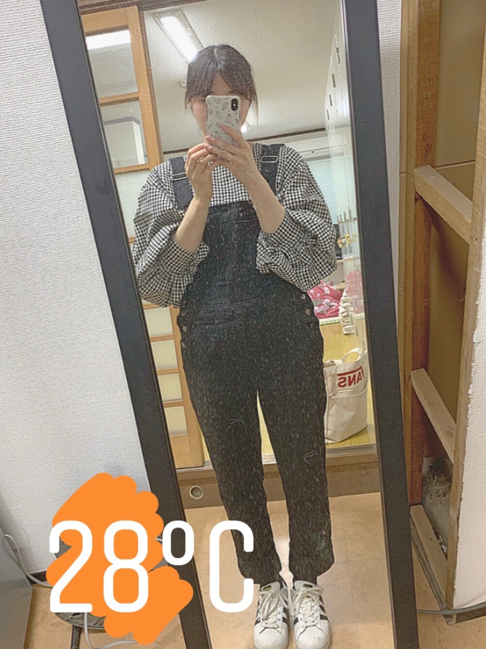 「オトナカジュアル、chocomee、春コーデ、モノトーンコーデ、おしゃれさんと繋がりたい、韓国好きな人と繋がりたい、ootd、오오티디」｜「chocomeeのギンガムバルーンブラウス（シャツ/ブラウス、ブラック系）」を使った、あんぱん⚪︎⚪︎⚪︎さん（レディース・151cm）の春コーディネートの1枚目の写真