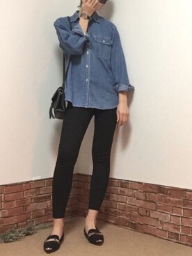 「Levi's（リーバイス）のアイテム（シャツ/ブラウス、ブルー系）」を使った、 linoさん（レディース・168cm）の冬コーディネート