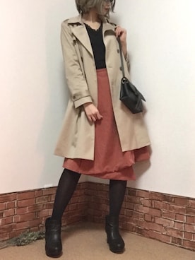 「Chico（チコ）のレース衿VネックTシャツ（Tシャツ/カットソー、ブラック系）」を使った、 linoさん（レディース・168cm）の冬コーディネート