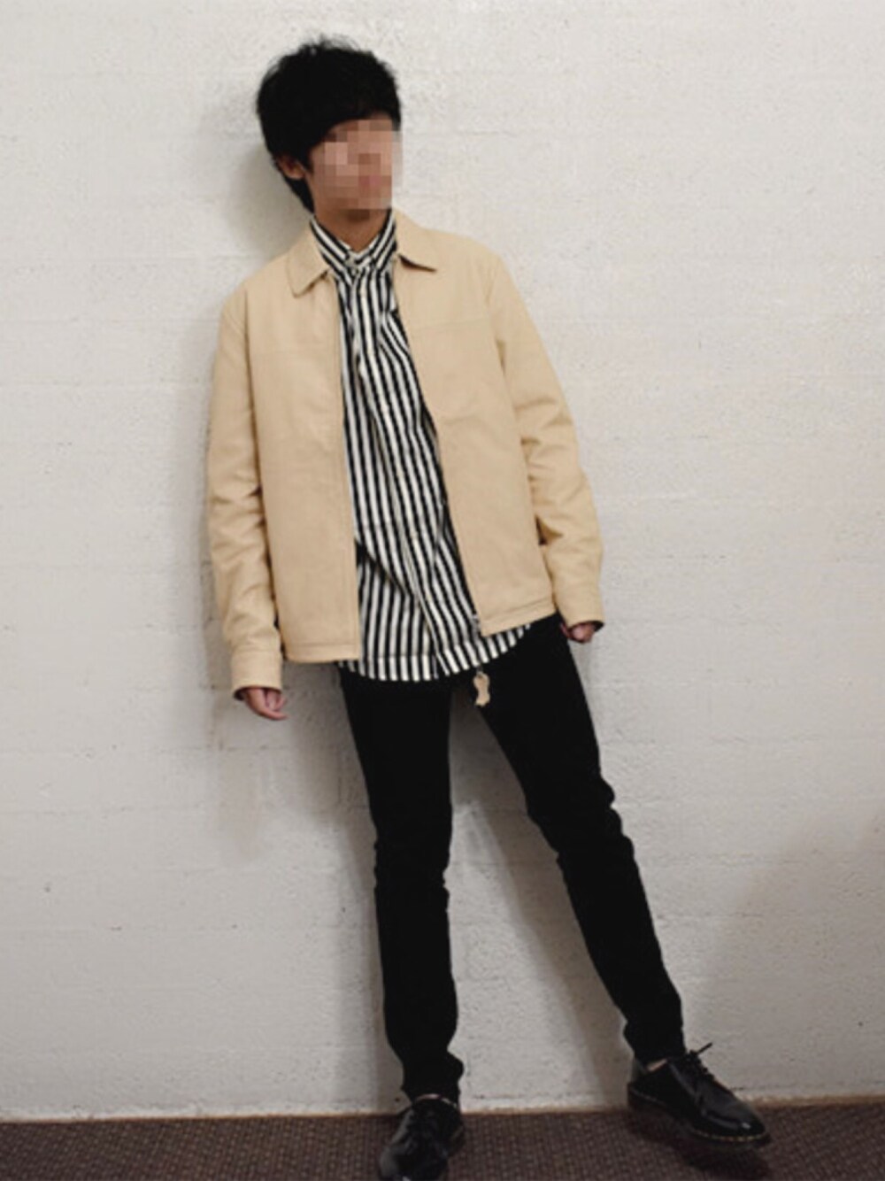 「レザージャケット、H&M、Dr.Martens、ストライプ、jacket 、ストライプシャツ、STUDIOUS、黒スキニー、stripes、lether」｜「STUDIOUSのSTUDIOUS ハイパワーストレッチカラーテーパードスキニー（その他パンツ、ブラック系）」を使った、Cerulean_Moonlightさん（メンズ・173cm）の秋コーディネートの1枚目の写真