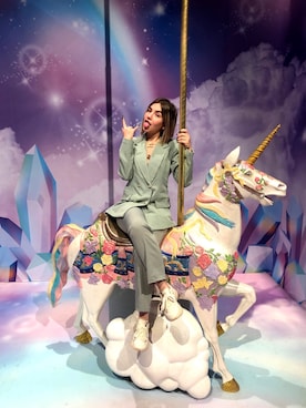 「アイテム（スーツパンツ、グリーン系）」を使った、Pauly さん（レディース・157cm）の春コーディネート