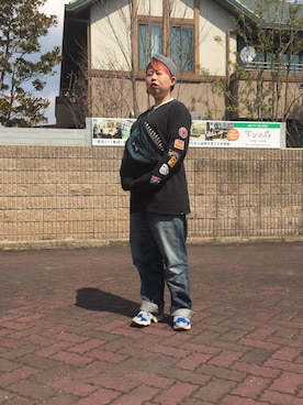 「古着のアイテム（Tシャツ/カットソー、ブラック系）」を使った、なーさんさん（レディース・156cm）の春コーディネート