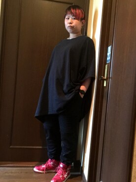 「unrelaxing（アンリラクシング）のアイテム（Tシャツ/カットソー、ブラック系）」を使った、なーさんさん（レディース・156cm）の夏コーディネート