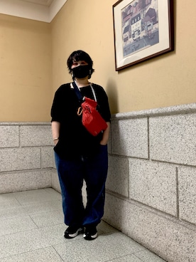 「AIVER（アイバー）のアイテム（ボディバッグ/ウエストポーチ、レッド系）」を使った、なーさんさん（レディース・156cm）の秋コーディネート