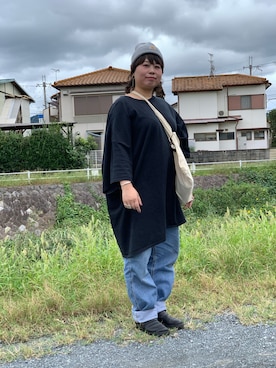 「unrelaxing（アンリラクシング）のアイテム（Tシャツ/カットソー、ブラック系）」を使った、なーさんさん（レディース・156cm）の秋コーディネート
