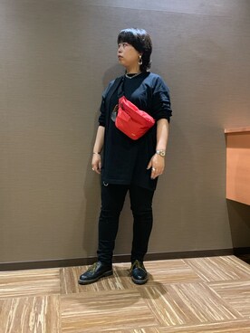 「謎のアイテム（ボディバッグ/ウエストポーチ、レッド系）」を使った、なーさんさん（レディース・156cm）の秋コーディネート