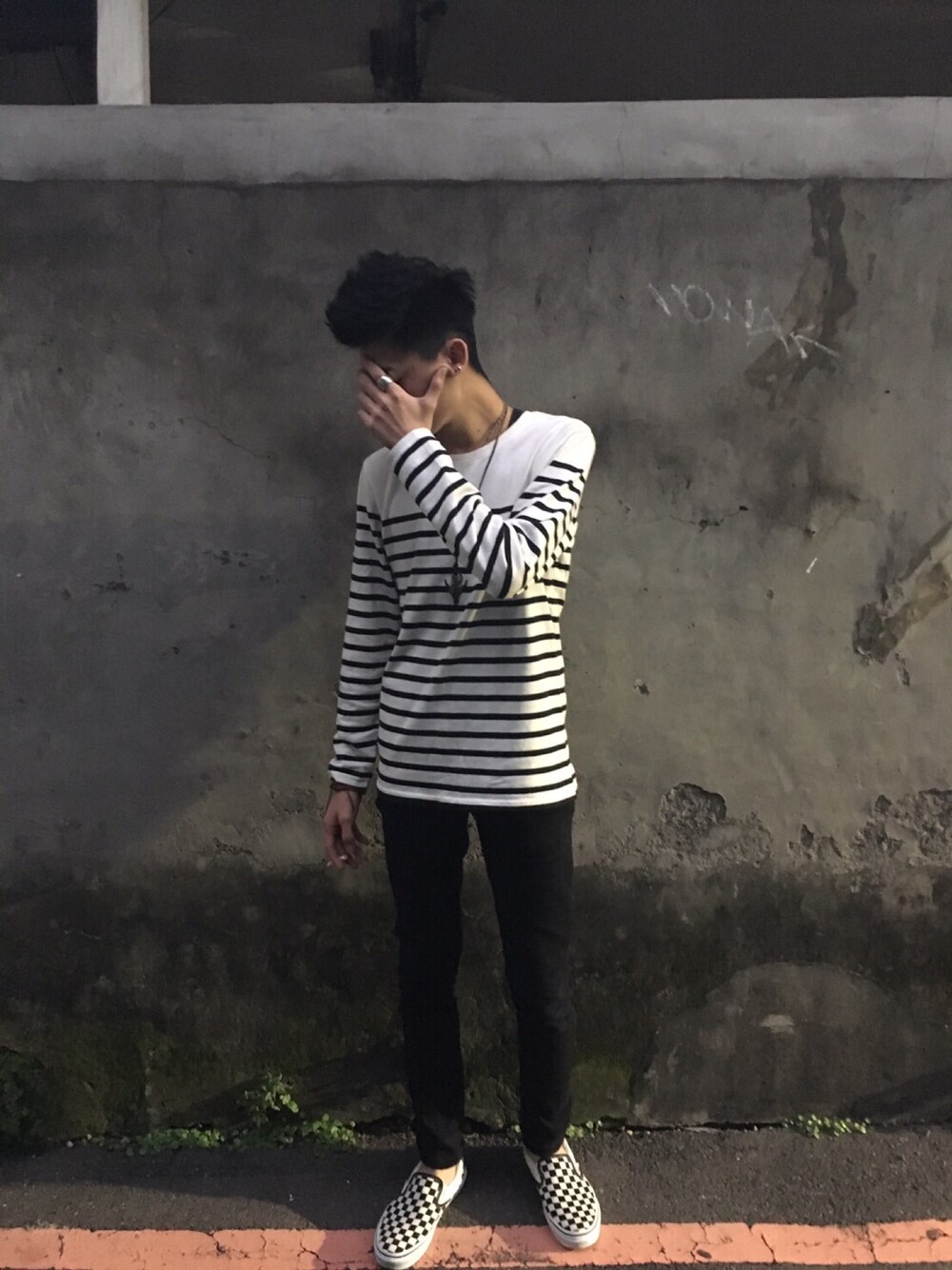 「VANSの【VANS】キッズ クラシック スリッポン（スリッポン、ホワイト系）」を使った、陳尊鴻さん（メンズ・170cm）の冬コーディネートの1枚目の写真