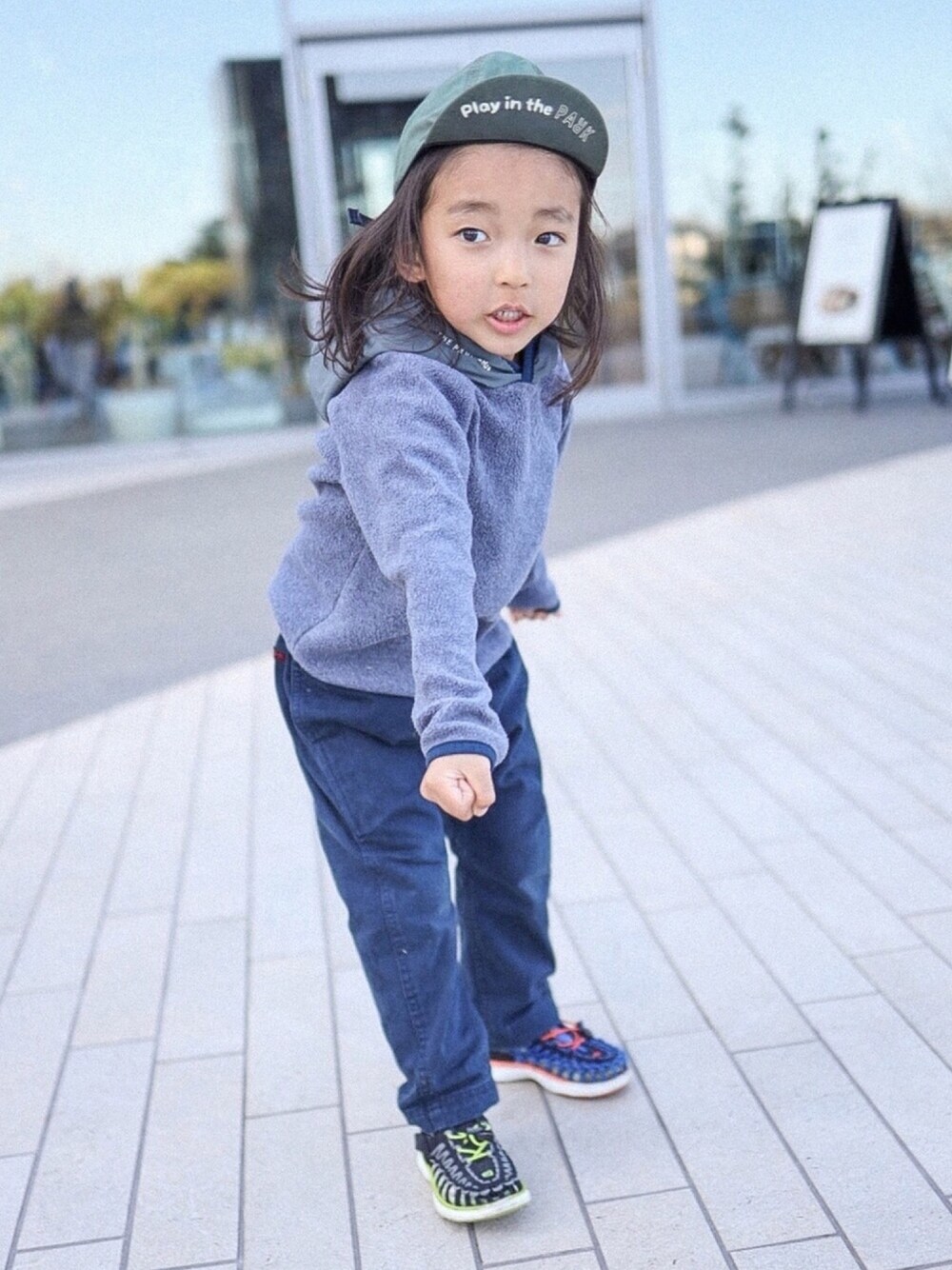 「キッズコーデ、5歳、THEPARKSHOP、アウトドアスタイル、公園コーデ、PARKBOY」｜「THE PARK SHOPの【THE PARK SHOP(ザパークショップ)】KICKBOY キャップ ◆（キャップ、グリーン系）」を使った、zenさん（キッズ・100cm）の春コーディネートの1枚目の写真