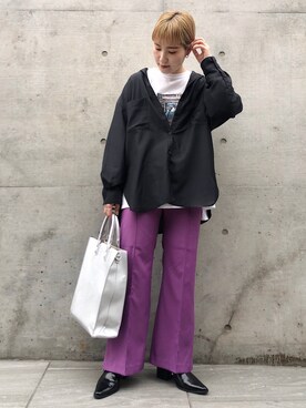 「パープル×黒」｜「アイテム（ローファー）」を使った、Naoさん（レディース・158cm）の春コーディネート