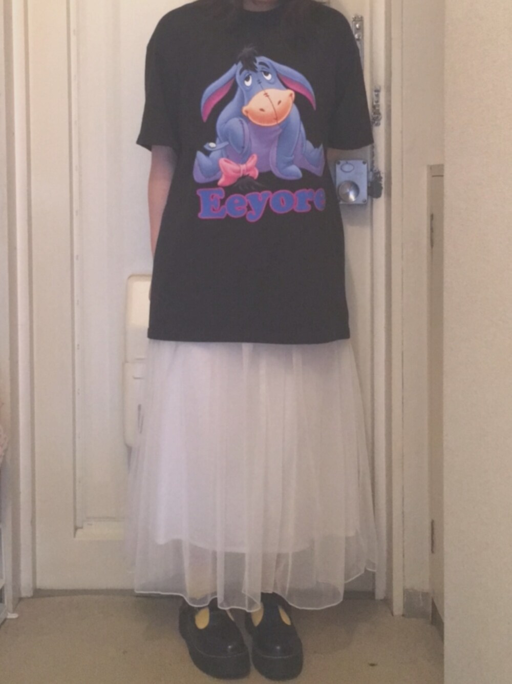 「古着、古着MIX、Tシャツ、ディズニー、ViS、チュールスカート、ブラック、ホワイト」｜「古着のアイテム（Tシャツ/カットソー、ブラック系）」を使った、N a t s u k i 🐰さん（レディース・157cm）の夏コーディネートの1枚目の写真