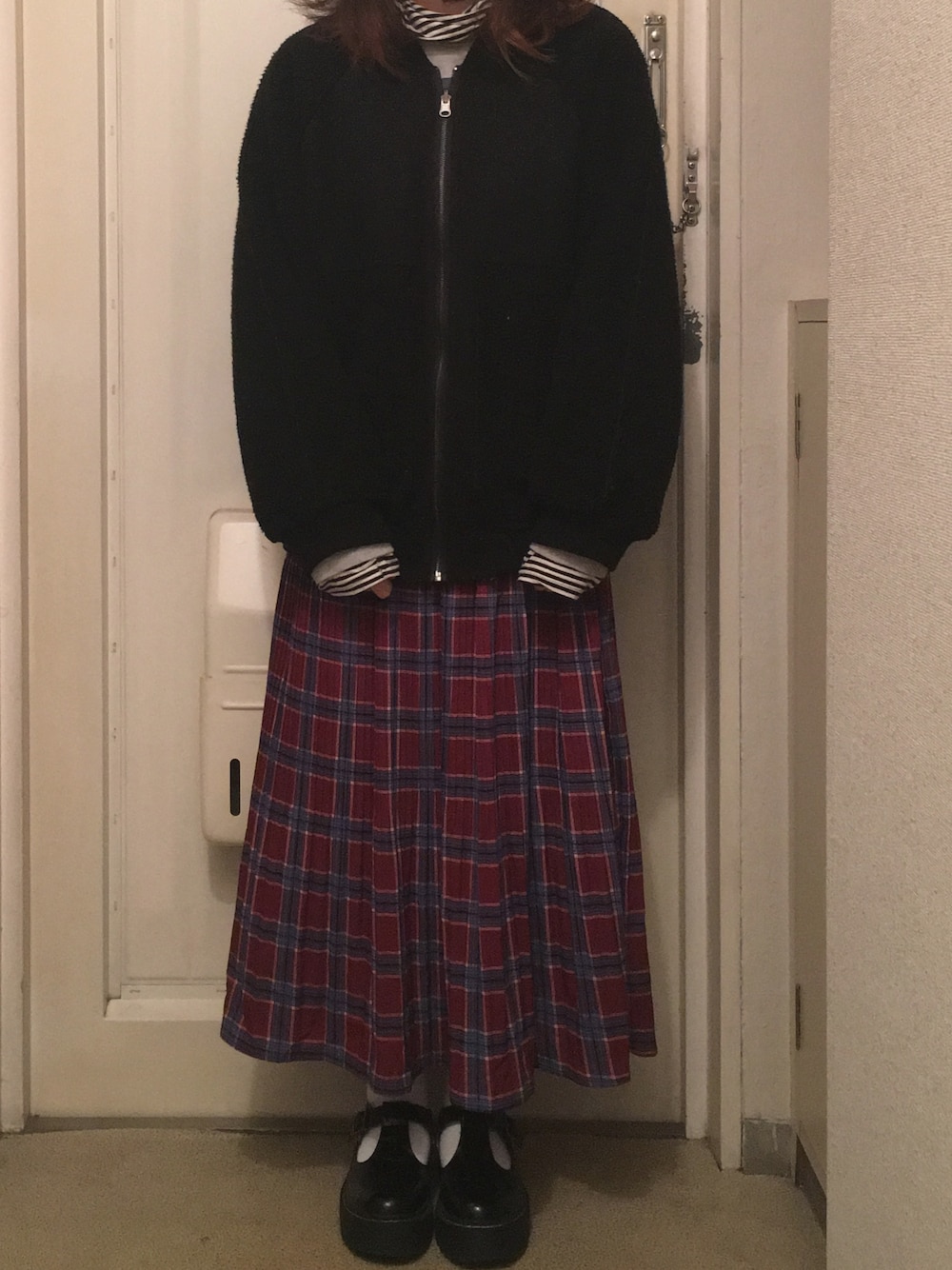 「w closet、リバーシブル、ボアブルゾン、チェックスカート、nice claup、スウェット、HEART MARKET、ボーダー、タートルネック」｜「w closetのウール×ボアリバーシブルブルゾン（ジャケット/アウター、ブラック系）」を使った、N a t s u k i 🐰さん（レディース・157cm）の冬コーディネートの1枚目の写真