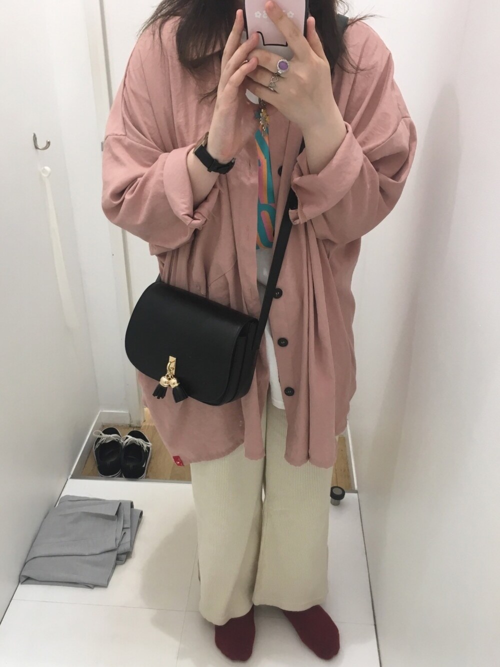 「はらぺこ商店、MINTmatebox、Tシャツ、GU、スリット、VANS、スニーカー、ゆるコーデ、令和ピンクを纏え」｜「はらぺこ商店のアイテム（シャツ/ブラウス、ピンク系）」を使った、N a t s u k i 🐰さん（レディース・157cm）の春コーディネートの1枚目の写真