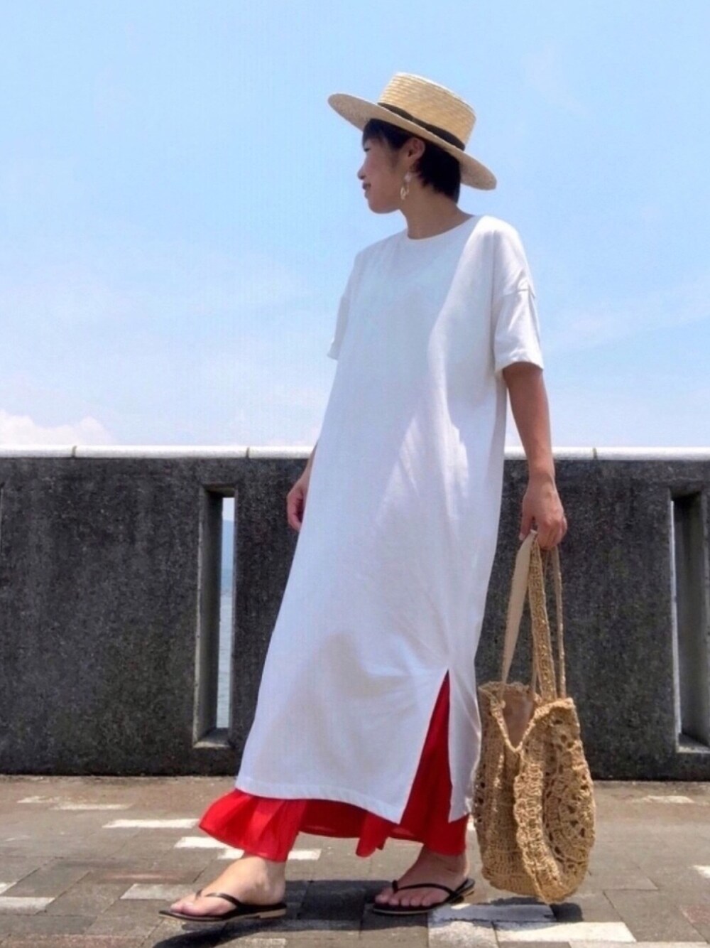 「スリット、ロングワンピース、マキシ丈ワンピース、Tシャツワンピ、レイヤードスタイル、チュールスカート、カンカン帽、サークルバッグ、サンダル、プリーツスカート」｜「Ray BEAMSのRay BEAMS / カンカン帽（ハット、ベージュ系）」を使った、♡、。・S♡、。・:*:・さん（レディース・160cm）の夏コーディネートの1枚目の写真