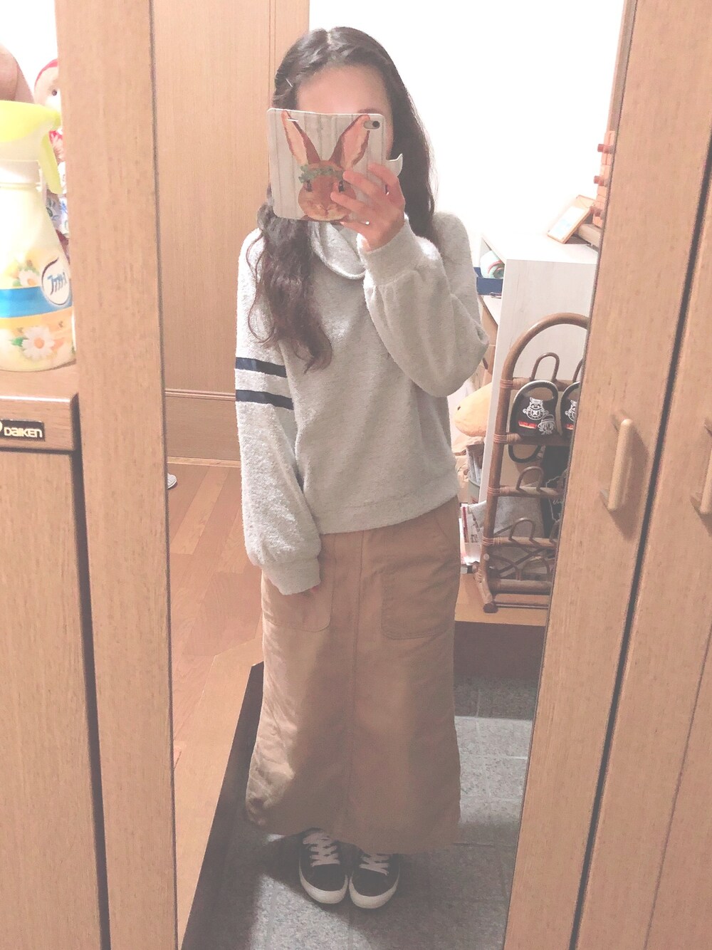 「休日スタイル、おしゃれさんと繋がりたい、シンプルコーデ、ニット、冬、今日のコーデ、ベージュ、低身長、年末WEAR感謝祭」｜「LBCのコットンゆるタイトスカート（スカート、ベージュ系）」を使った、a＊さん（レディース・151cm）の冬コーディネートの1枚目の写真