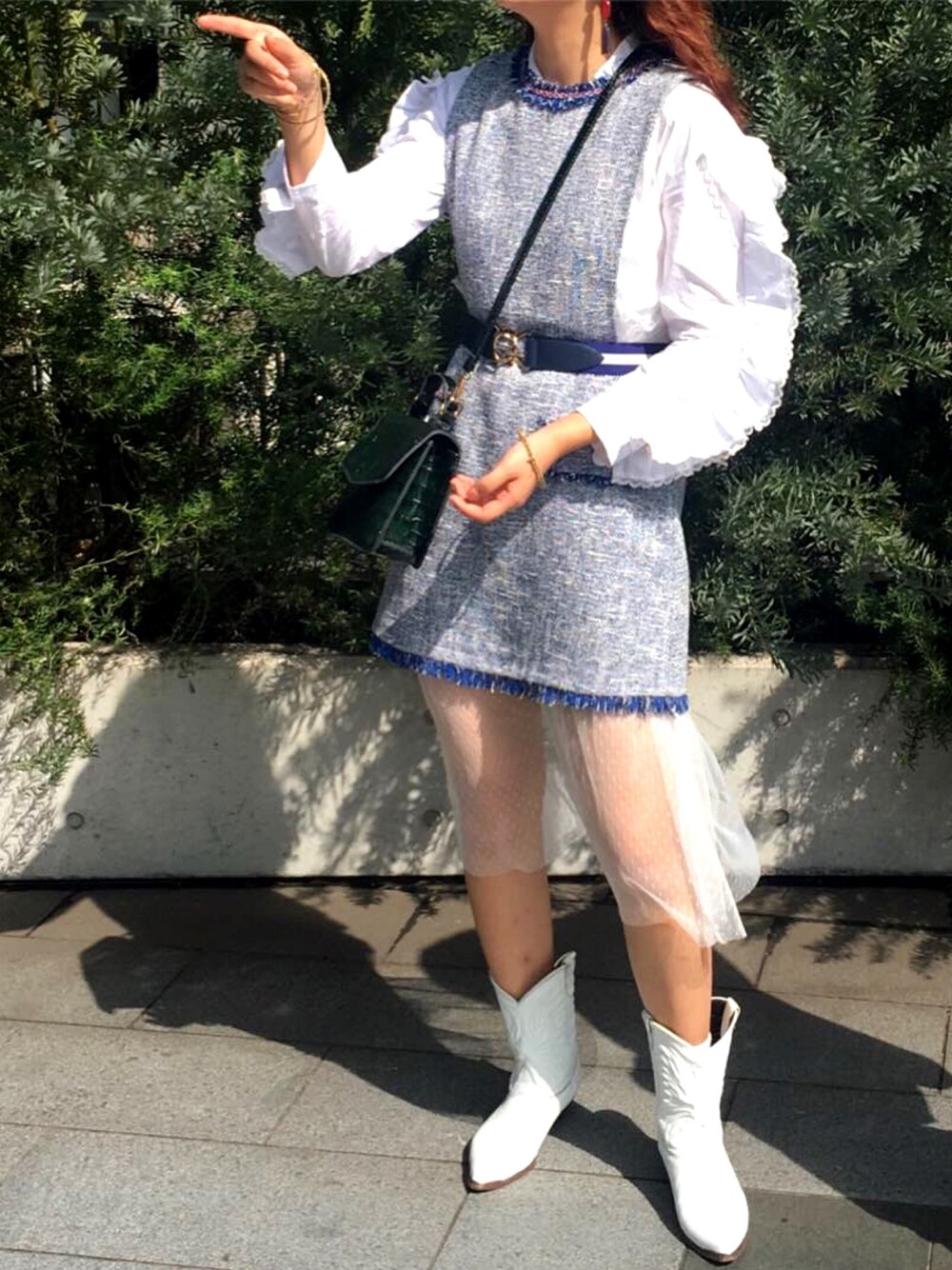 「秋のコーデ、サロペット、シャネル、ウエスタンブーツ、チュール、ツイード、ootd、ZARA」｜「ZARAのアイテム（サロペット/オーバーオール、ブルー系）」を使った、yoooookoさん（レディース・170cm）の秋コーディネートの1枚目の写真