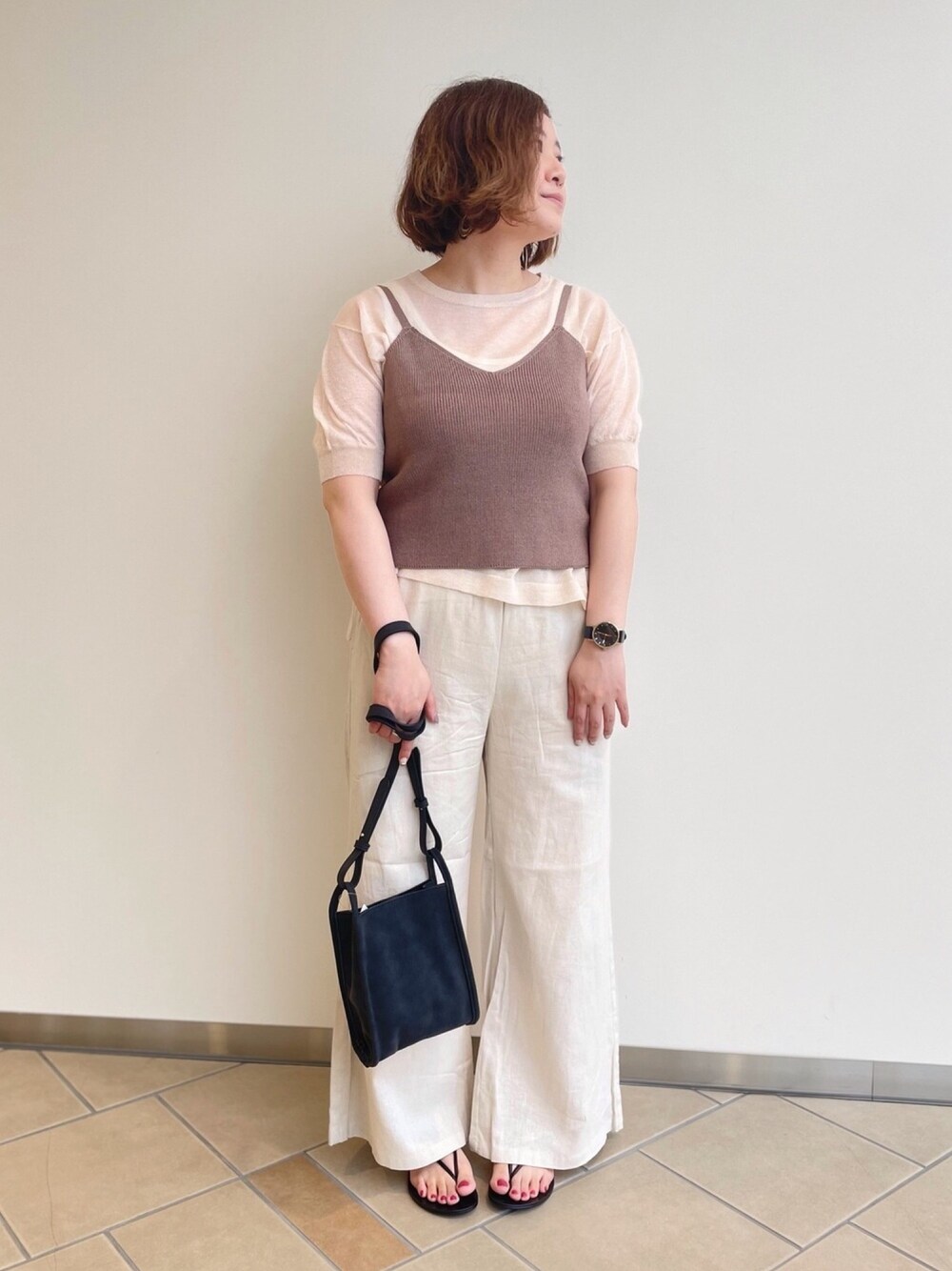 「カジュアル、低身長女子、ビスチェ、セットアイテム、サマーニット、リネン、ワイドパンツ、お散歩、ITEMS URBANRESEARCH、シアートップス」｜「ITEMS URBANRESEARCHのビスチェセットシアープルオーバー（ニット/セーター、ベージュ系）」を使った、chisaaaさん（レディース・152cm）の夏コーディネートの1枚目の写真