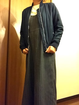 「ネイビー×ホワイト」｜「アイテム（サロペット/オーバーオール）」を使った、tanakaaa＝さん（レディース・164cm）の冬コーディネート