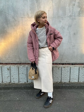 「白スカート」｜「アイテム（その他アウター）」を使った、カーンさん（レディース・158cm）の秋コーディネート