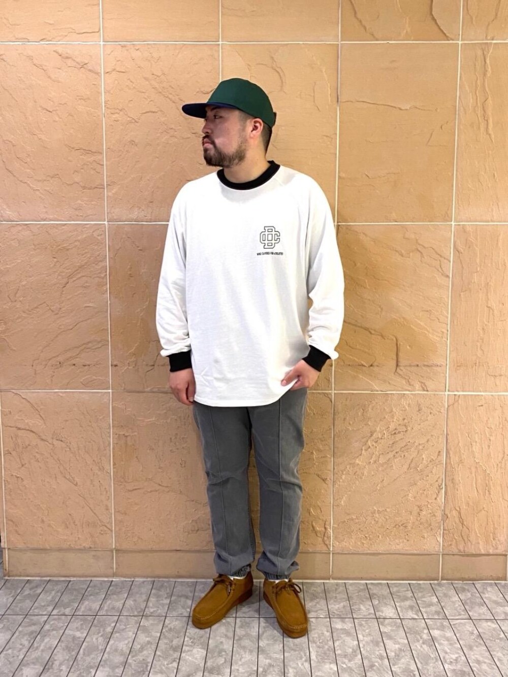 「Clarksの＜CLARKS（クラークス）＞ WALLABEE SUEDE/シューズ（モカシン/デッキシューズ、ブラウン系）」を使った、arisawa shunyaさん（メンズ・173cm）の秋コーディネートの1枚目の写真