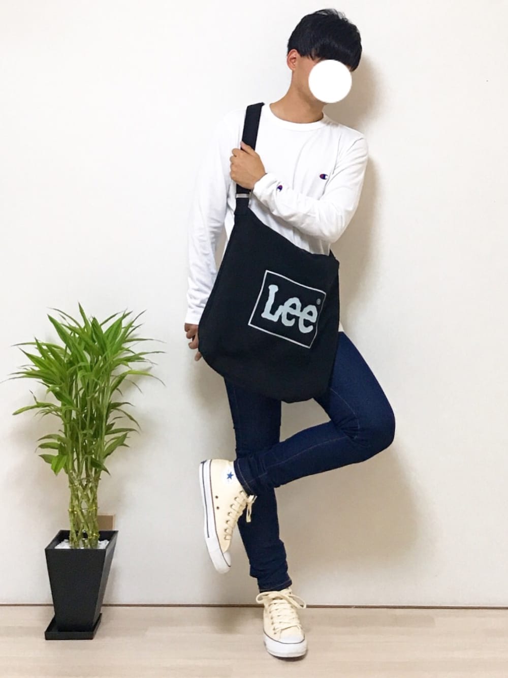 「ChampionのChampion×DOORS　別注ロングスリーブTシャツ（Tシャツ/カットソー、ホワイト系）」を使った、たけさん（メンズ・171cm）の秋コーディネートの1枚目の写真