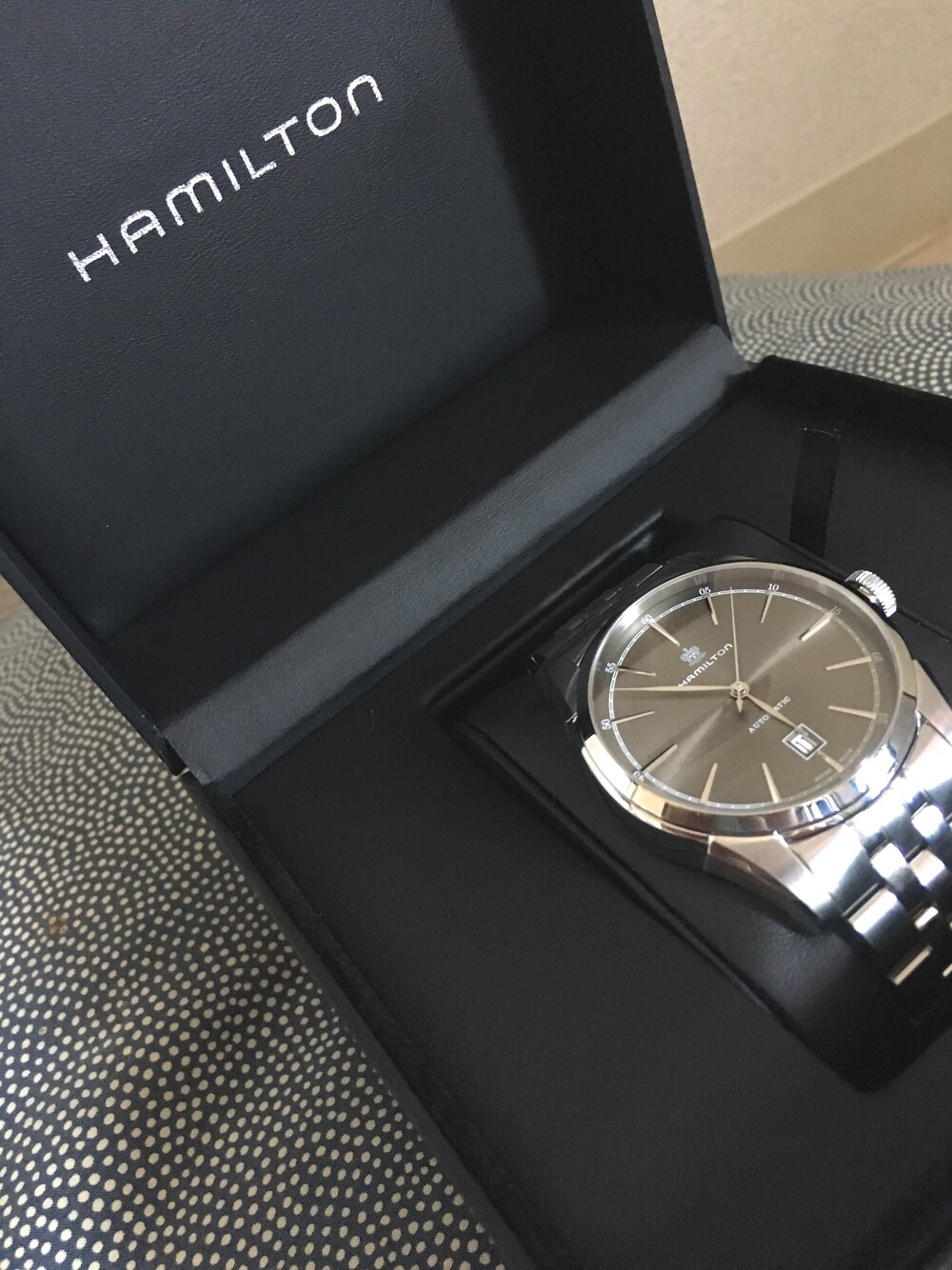 「ハミルトン、Hamilton、おなかすいた、時計」｜「HAMILTONのアイテム（置時計、グレー系）」を使った、勇佑さん（メンズ・166cm）の冬コーディネートの1枚目の写真