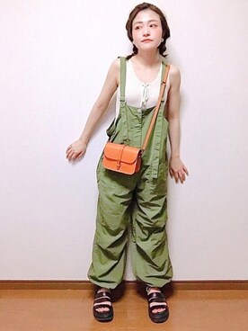「ノースリーブニット」｜「アイテム（オールインワン・サロペット）」を使った、エリーヌさん（レディース・156cm）の夏コーディネート