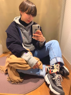 「Champion（チャンピオン）の【Champion×earth】 パーカープルオーバー ○（パーカー、グレー系）」を使った、Asukaさん（レディース・154cm）の冬コーディネート