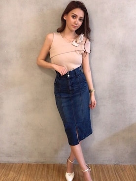 「タイトシルエット」｜「アイテム（パンプス）」を使った、Delyle NOIR♡Rioさん（レディース・163cm）の春コーディネート