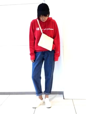 「チャンピオン パーカー」｜「アイテム（ショルダーバッグ）」を使った、ナツ☆さん（レディース・170cm）の秋コーディネート