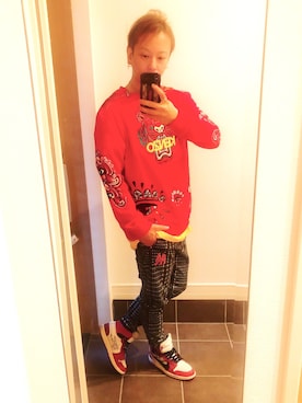 「KENZO（ケンゾー）のアイテム（スウェット、レッド系）」を使った、hiroさん（メンズ・170cm）の春コーディネート