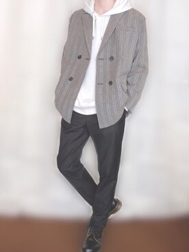 日本の髪型のアイデア ラブリー白パーカー コーデ 韓国 メンズ