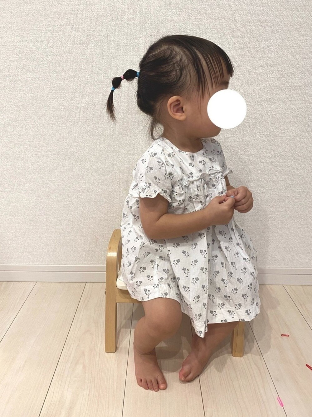 「キッズコーデ、女の子、1歳女の子、女の子コーデ、プチバトー、セットアップ、プチプラ」｜「PETIT BATEAUのアイテム（セットアップ、ホワイト系）」を使った、n*naさん（キッズ・80cm）の秋コーディネートの1枚目の写真
