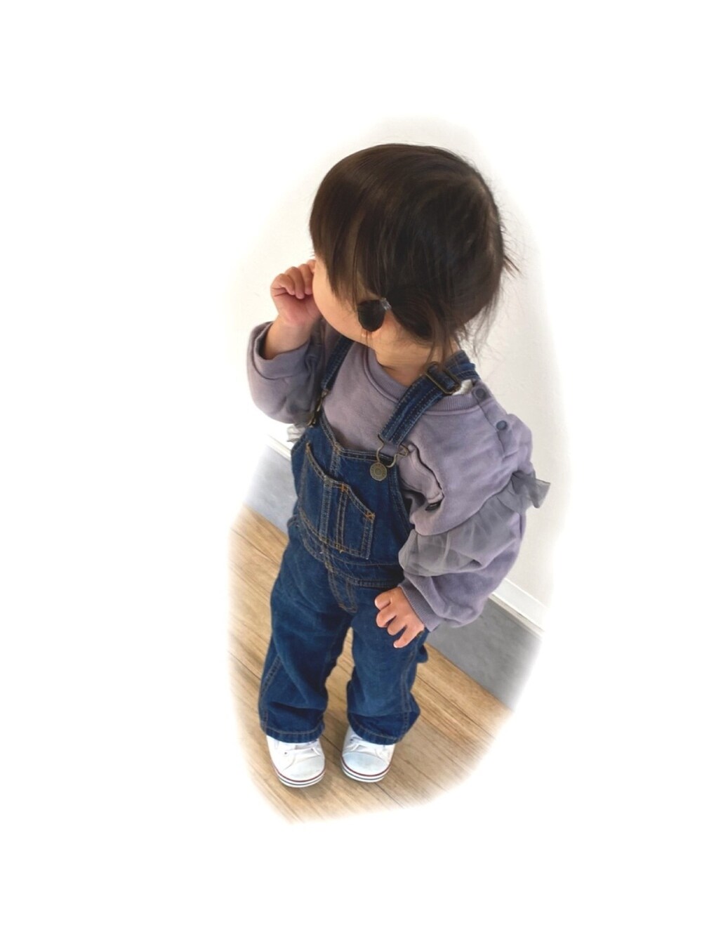 「キッズコーデ、オーバーオール、オールドネイビー、バースデイ、1歳、女の子コーデ」｜「Birthdayのアイテム（スウェット、パープル系）」を使った、n*naさん（キッズ・80cm）の冬コーディネートの1枚目の写真