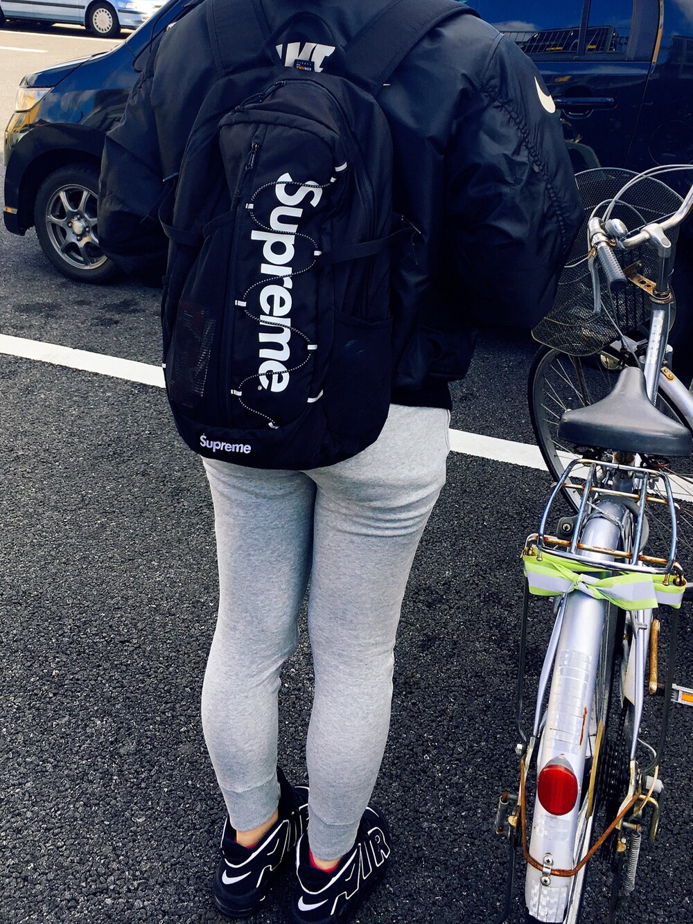 「ストリート、ストリート系」｜「NIKEのアイテム（ジャケット/アウター、ブラック系）」を使った、ミ  ホさん（レディース・165cm）の春コーディネートの1枚目の写真