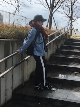「ストリート系」｜「アイテム（デニムジャケット）」を使った、ミ  ホさん（レディース・165cm）の春コーディネート