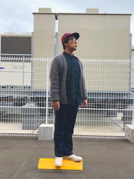 「モヘアカーディガン」｜「アイテム（キャップ）」を使った、フナハシケンタさん（メンズ・175cm）の冬コーディネート