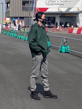 「プルオーバーパーカー」｜「アイテム（ブーツ）」を使った、Yu-sukaさん（メンズ・175cm）の春コーディネート