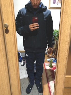 「NIKE（ナイキ）のアイテム（マウンテンパーカー）」を使った、RIZEさん（メンズ・165cm）の冬コーディネート