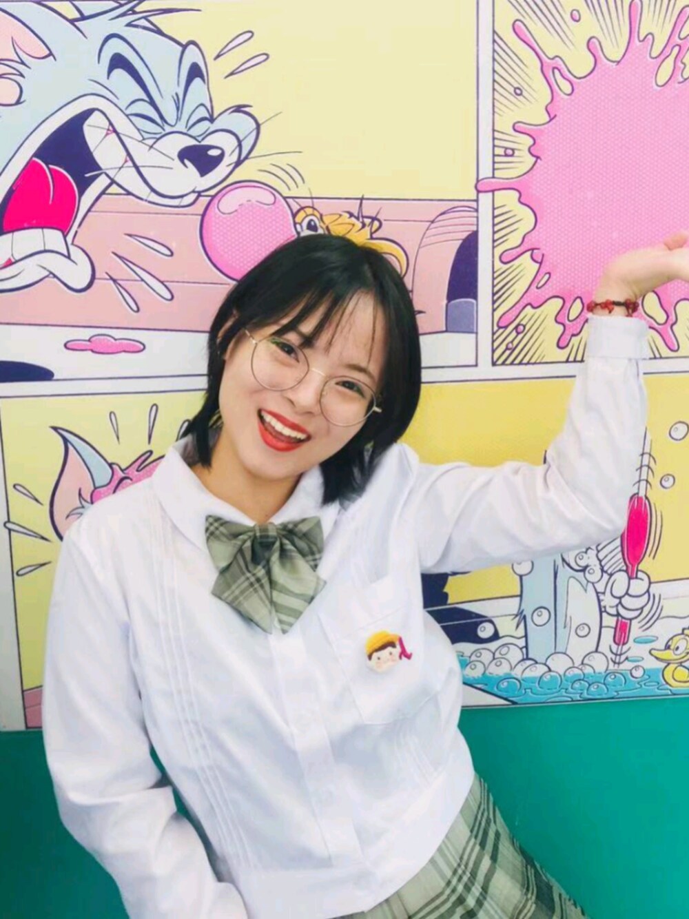 「JK、jk制服、tom and jerry」｜「中牌のアイテム（蝶ネクタイ、グリーン系）」を使った、四小四儿四さん（レディース・155cm）の春コーディネートの1枚目の写真