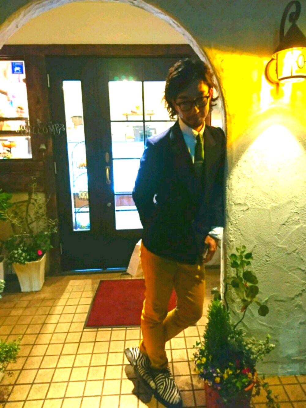 「Dr. Martensのアイテム（その他シューズ、その他）」を使った、yousukeさん（メンズ・173cm）の春コーディネートの1枚目の写真
