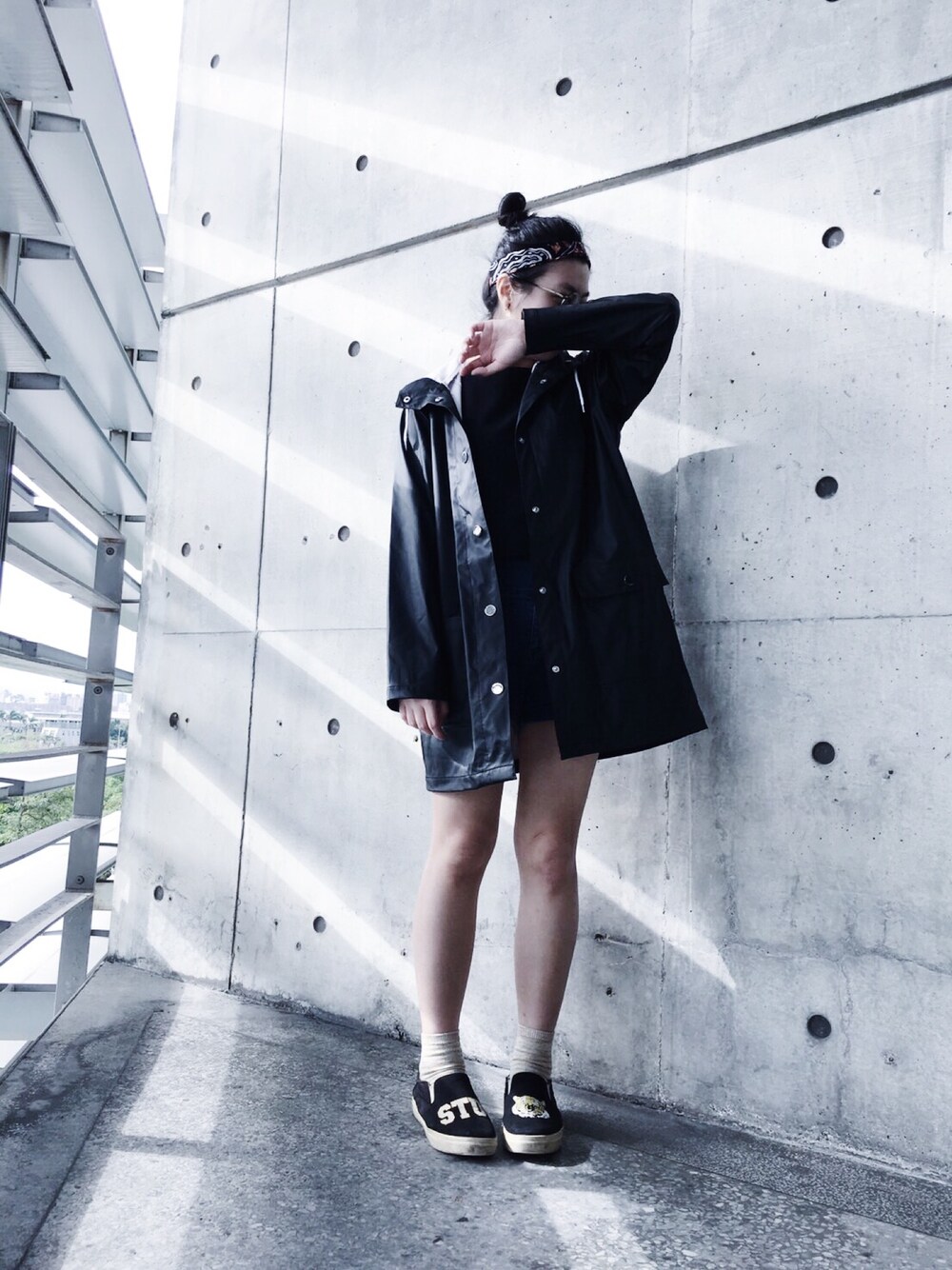 「ootd、denim、streetstyle、winter、H&M、E hyphen world gallary、Heather、MUJI」｜「H&Mのアイテム（その他アウター、ブラック系）」を使った、H.S.U.A.Nさん（レディース・167cm）の冬コーディネートの1枚目の写真