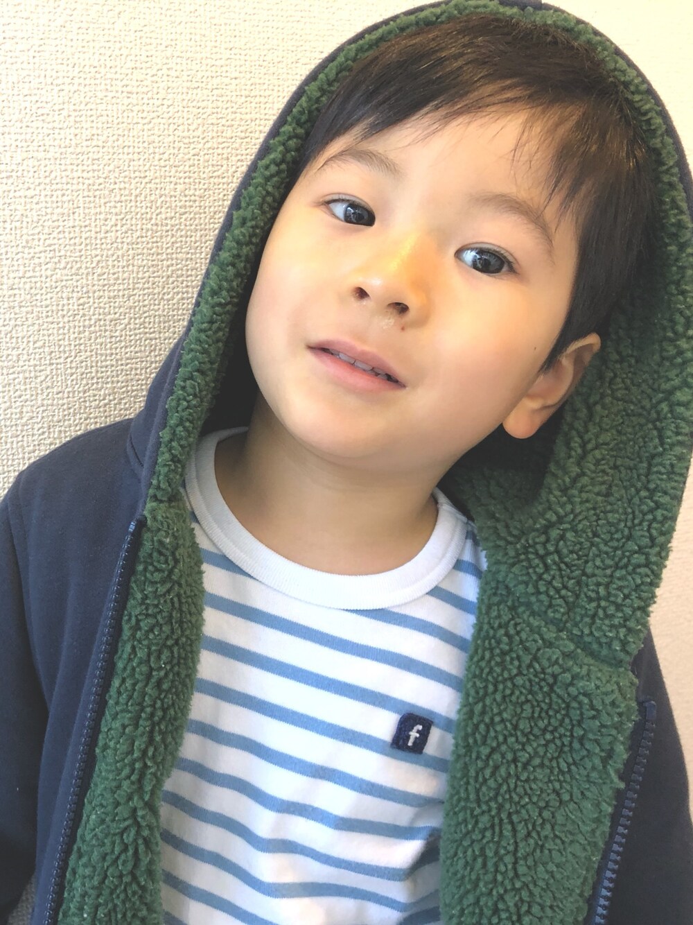 「むすこふく、長男コーデ」｜「Familiar のアイテム（Tシャツ/カットソー、ブルー系）」を使った、mimucyiさん（レディース・150cm）の春コーディネートの1枚目の写真