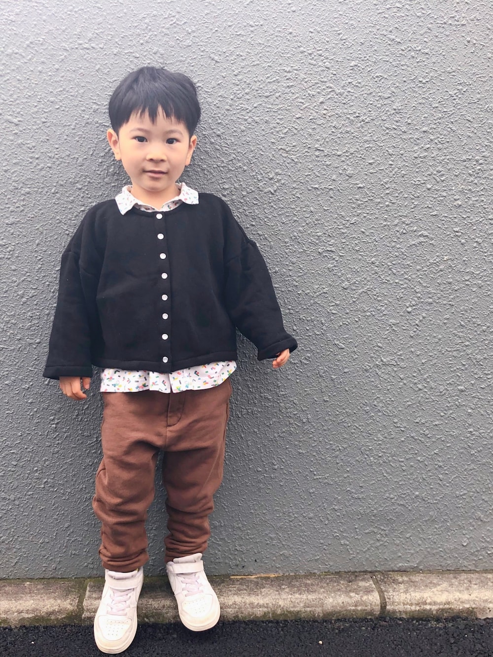 「長男コーデ、むすこふく、男の子ママ、兄弟ママ」｜「MARKEY'Sのアイテム（カーディガン/ボレロ、ブラック系）」を使った、mimucyiさん（レディース・150cm）の春コーディネートの1枚目の写真