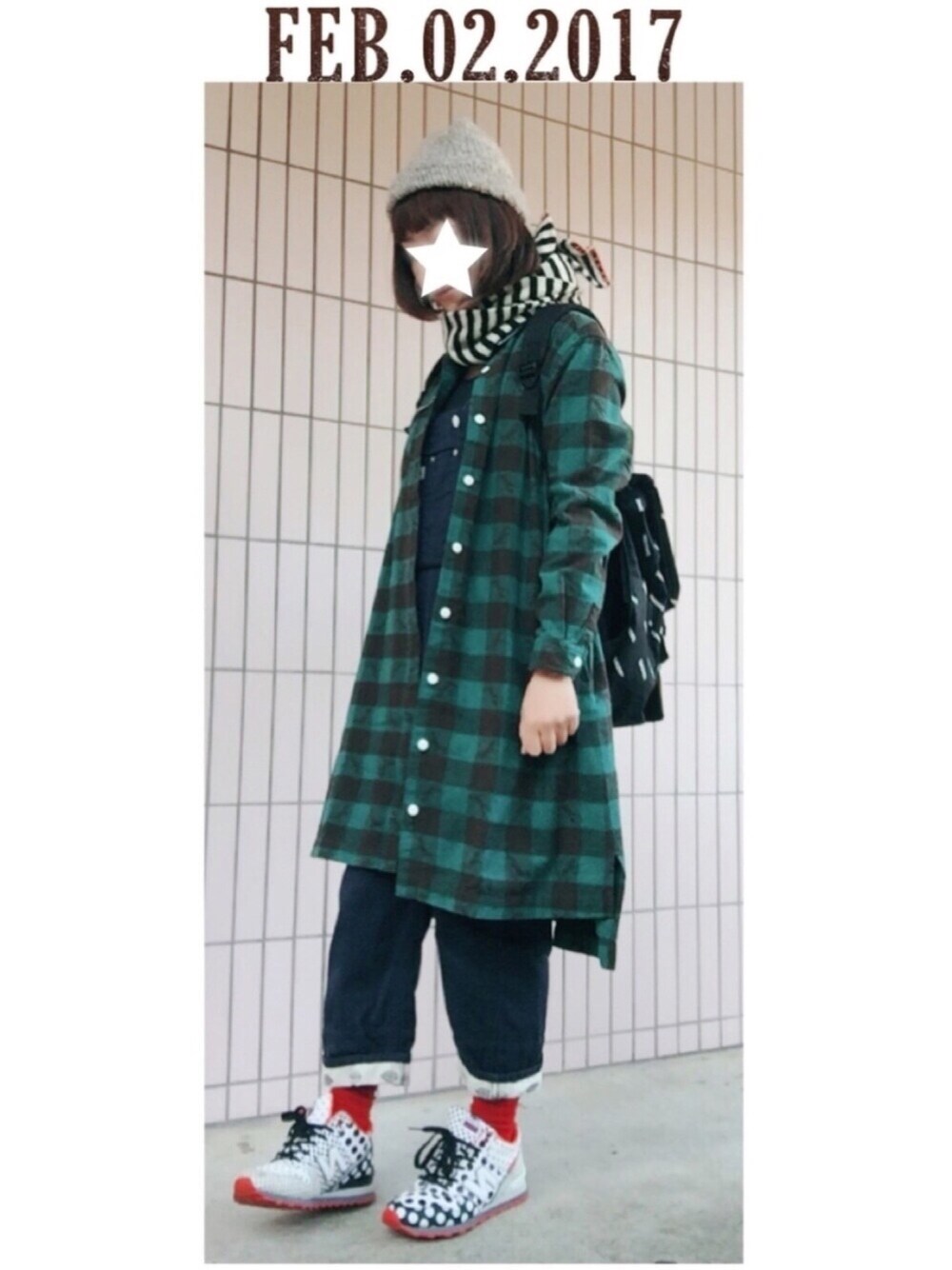 「ネルシャツワンピース、ブロックチェック、シャツワンピ、オーバーオール、ニット帽、カオリノモリ、フラボア、WEGO、ママコーデ、スニーカーコーデ」｜「Ne-netのきつネル（シャツワンピース、グリーン系）」を使った、まっきぃ〜さん（レディース・157cm）の冬コーディネートの1枚目の写真