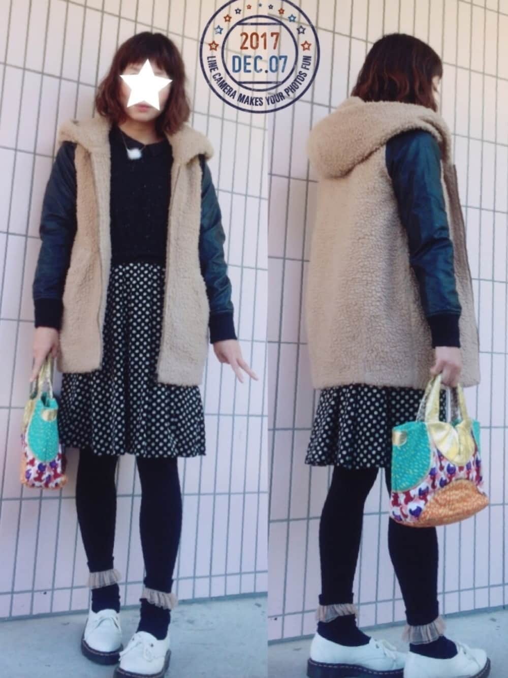 ベージュ系のジャケット/アウター、ブラック系のワンピース、その他のバッグを着用したレディースの冬コーディネートの1枚目の写真