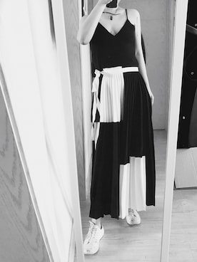 「DRIES VAN NOTEN（ドリスヴァンノッテン）のアイテム（アクセサリー）」を使った、Makoto Leeさん（レディース・174cm）の春コーディネート