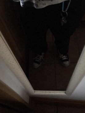 「CONVERSE（コンバース）のアイテム（スニーカー、グレー系）」を使った、 NEOakiradjさん（メンズ・180cm）の夏コーディネート