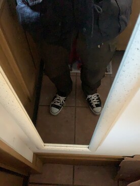 「CONVERSE（コンバース）のアイテム（スニーカー、ブラック系）」を使った、 NEOakiradjさん（メンズ・180cm）の秋コーディネート